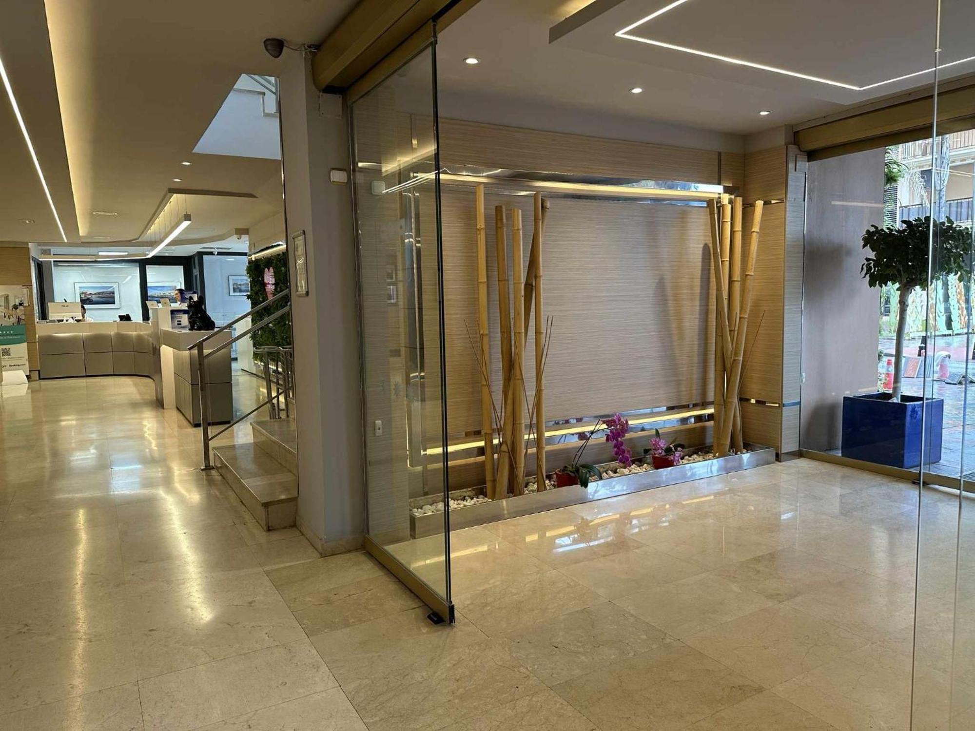 Estudio Pyr Privado Frente Al Puerto De 푸엔히롤라 외부 사진