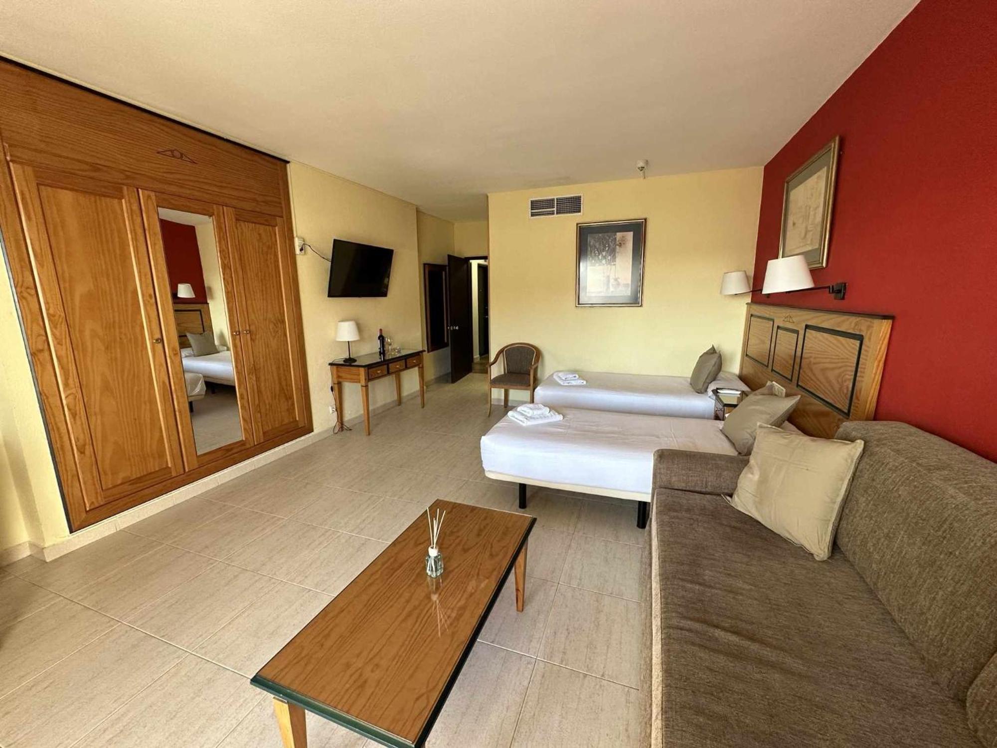Estudio Pyr Privado Frente Al Puerto De 푸엔히롤라 외부 사진