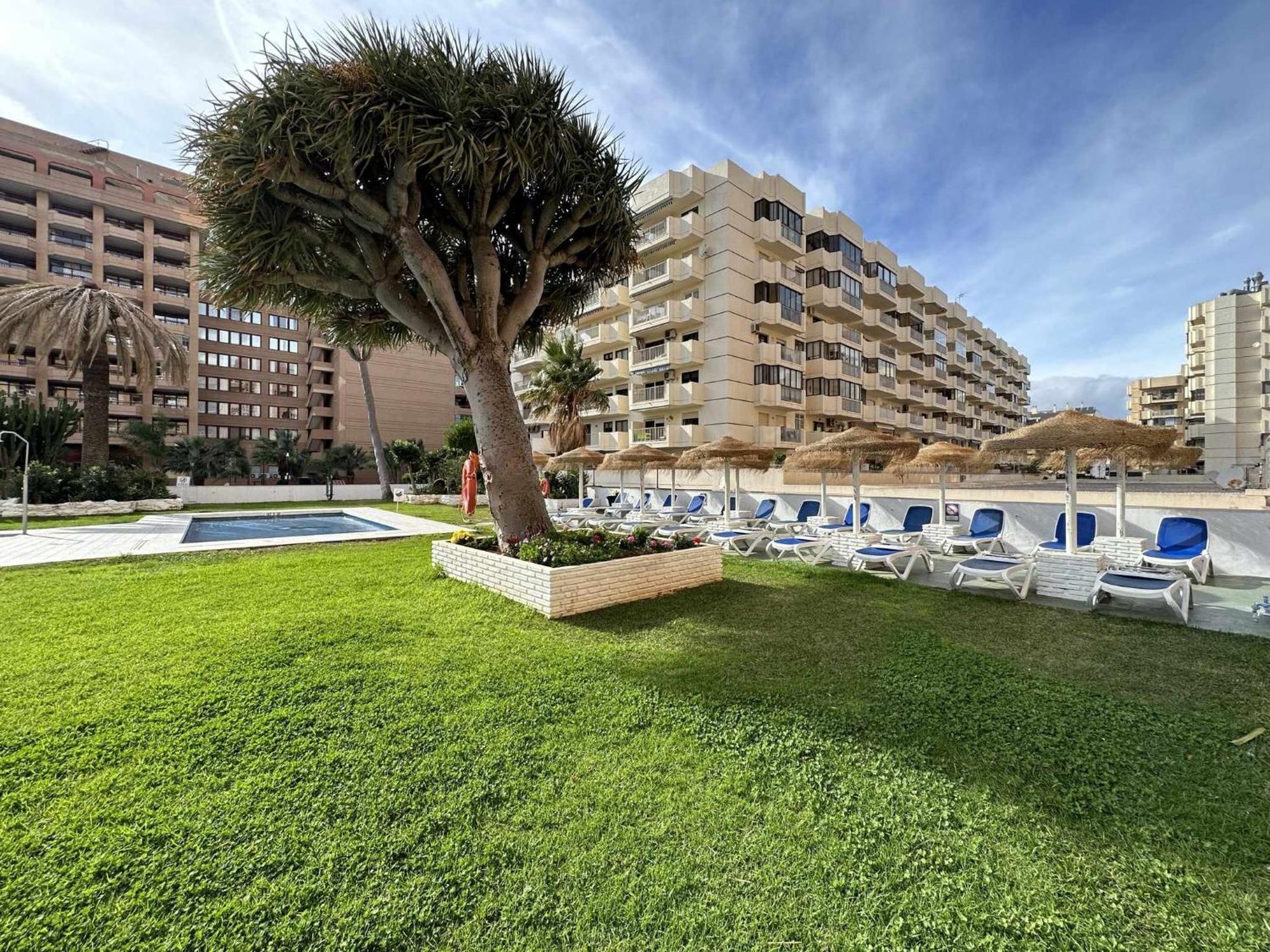 Estudio Pyr Privado Frente Al Puerto De 푸엔히롤라 외부 사진