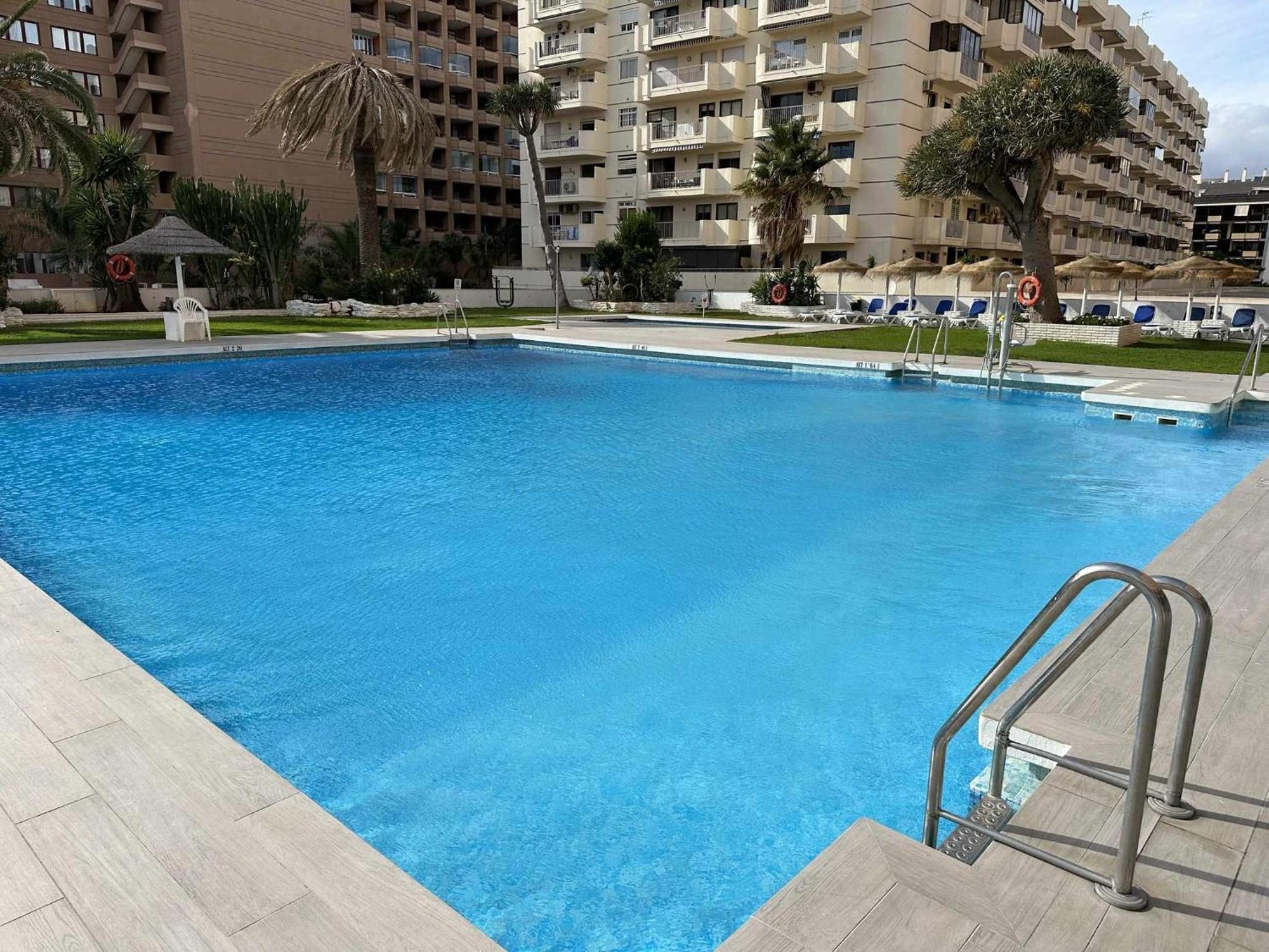 Estudio Pyr Privado Frente Al Puerto De 푸엔히롤라 외부 사진