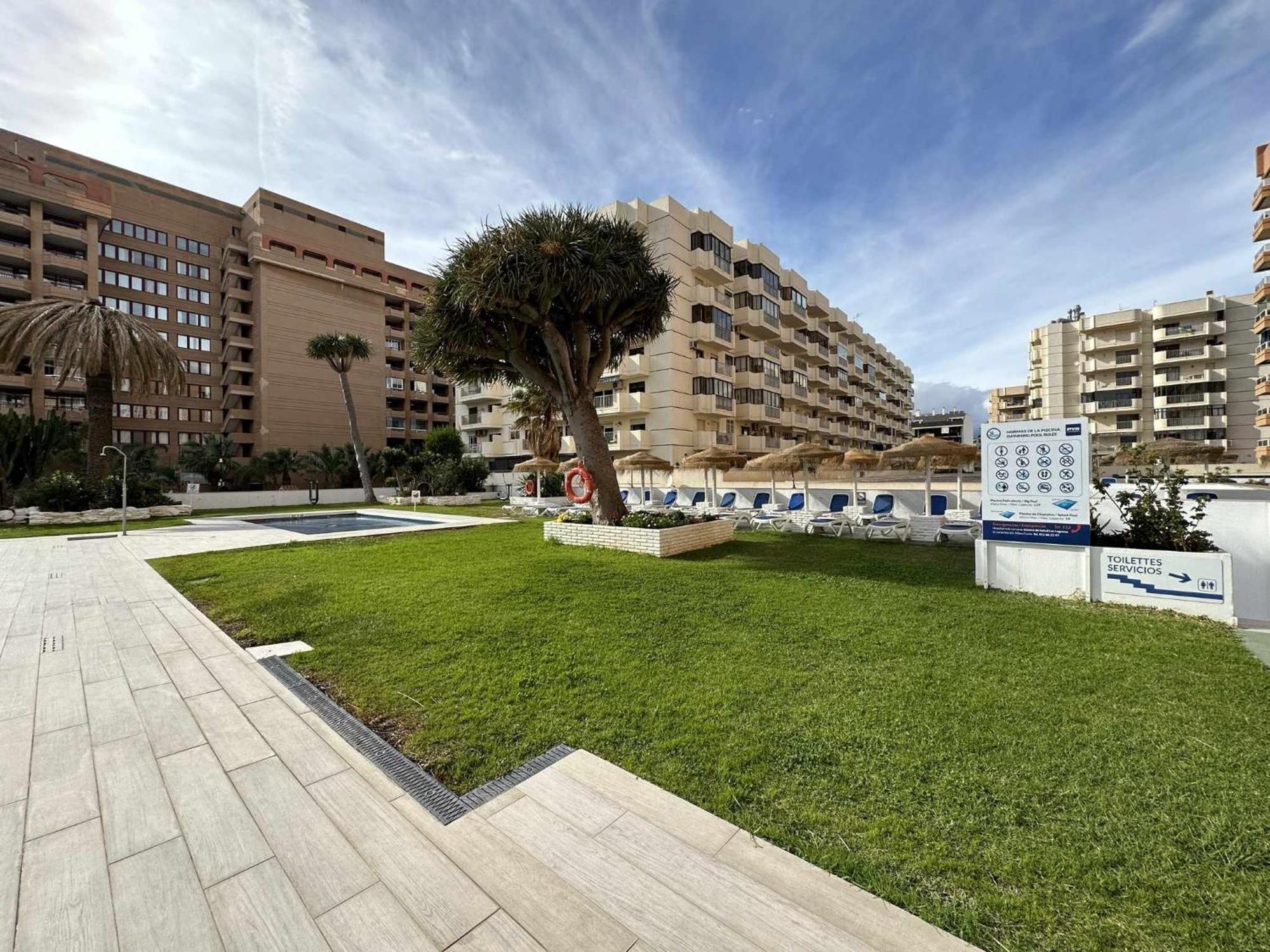 Estudio Pyr Privado Frente Al Puerto De 푸엔히롤라 외부 사진