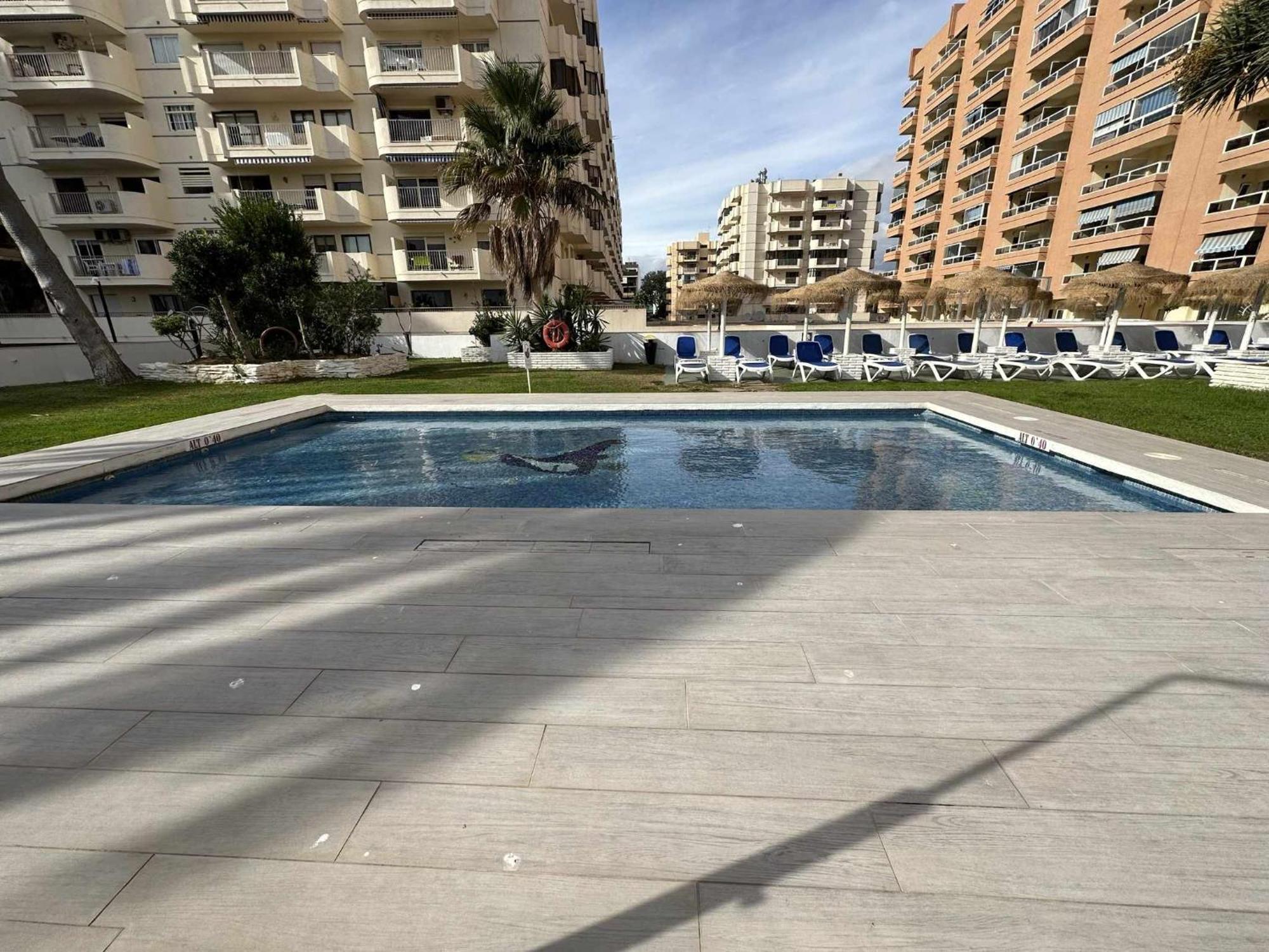 Estudio Pyr Privado Frente Al Puerto De 푸엔히롤라 외부 사진