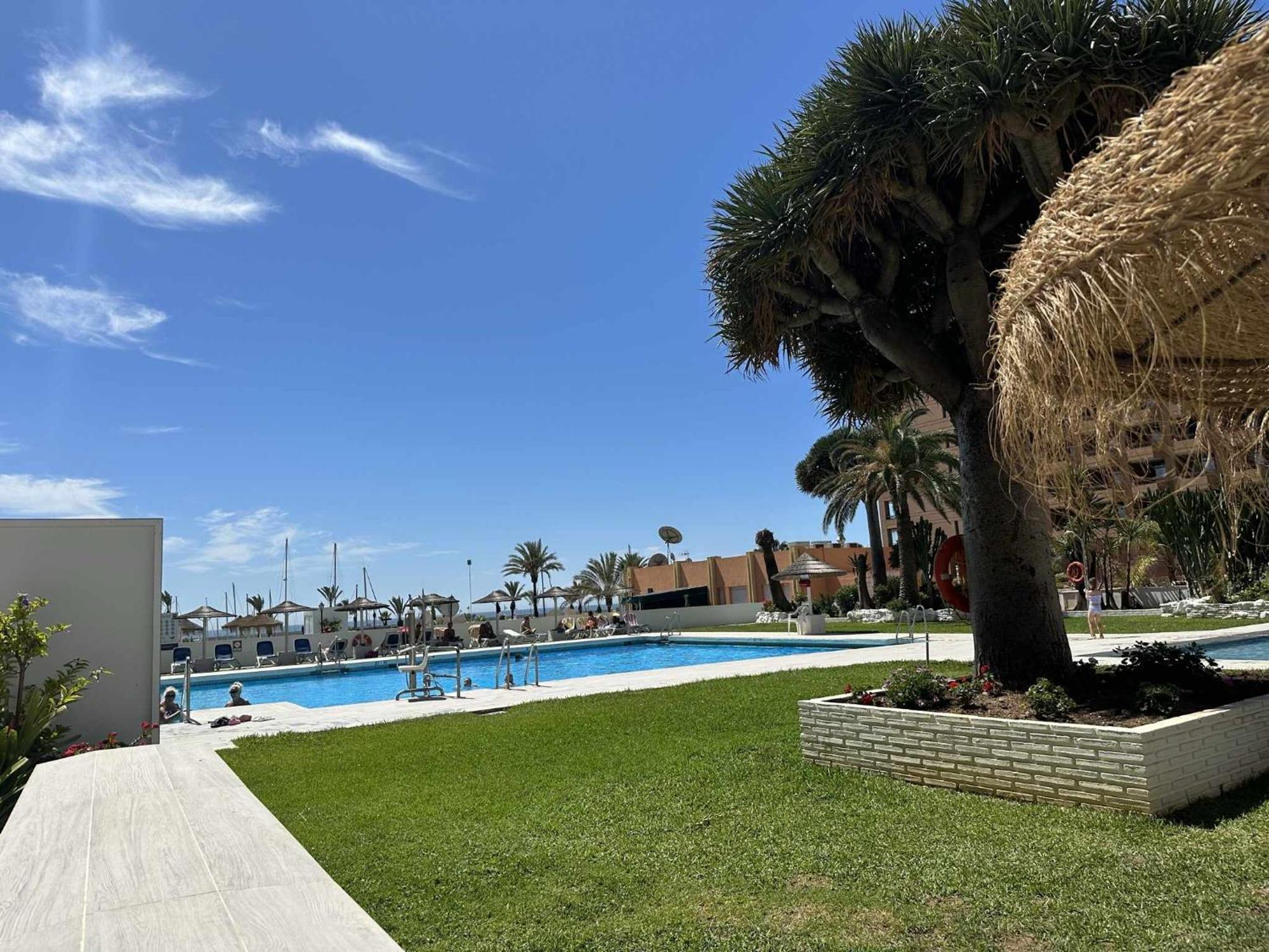 Estudio Pyr Privado Frente Al Puerto De 푸엔히롤라 외부 사진