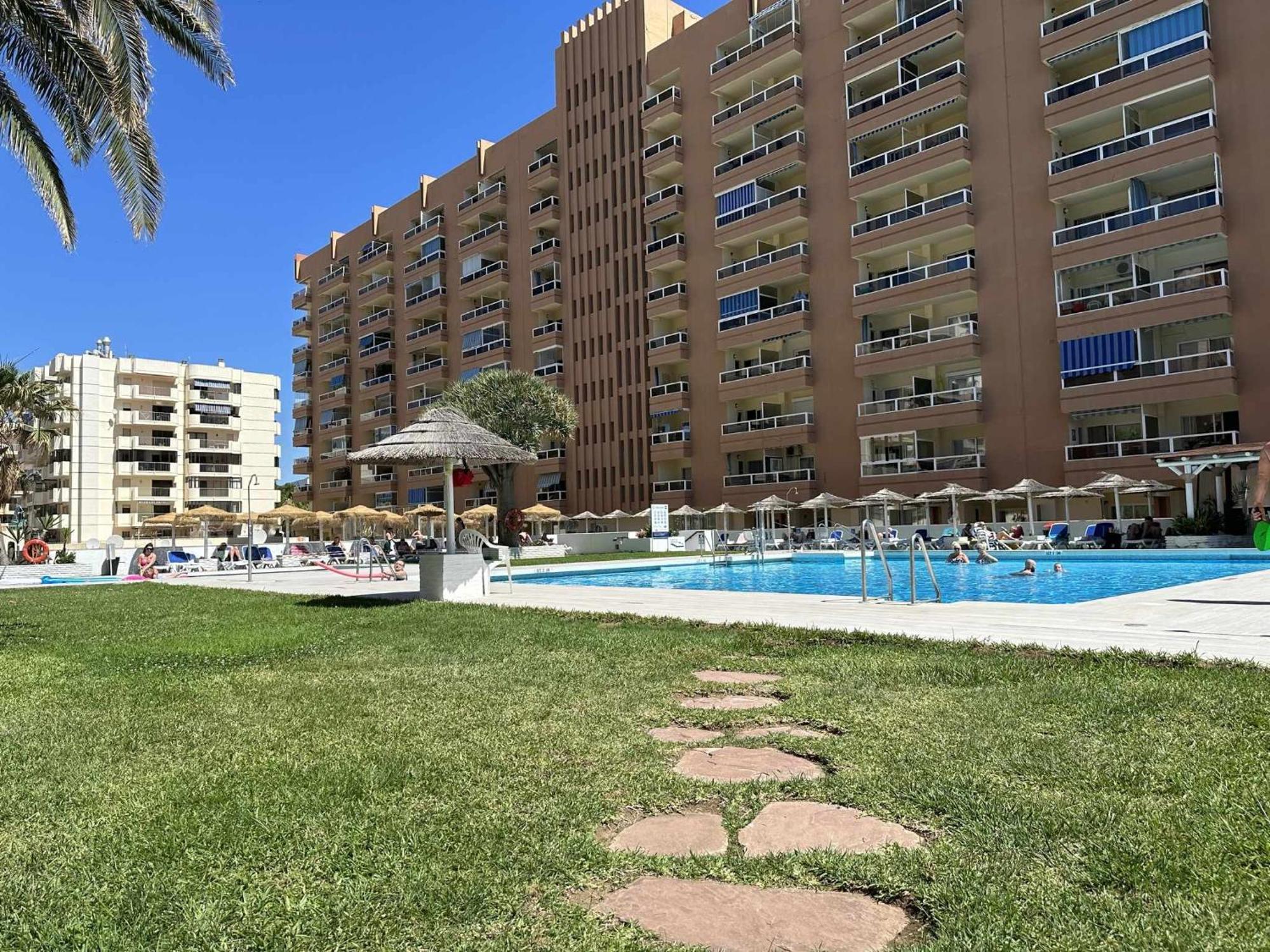 Estudio Pyr Privado Frente Al Puerto De 푸엔히롤라 외부 사진