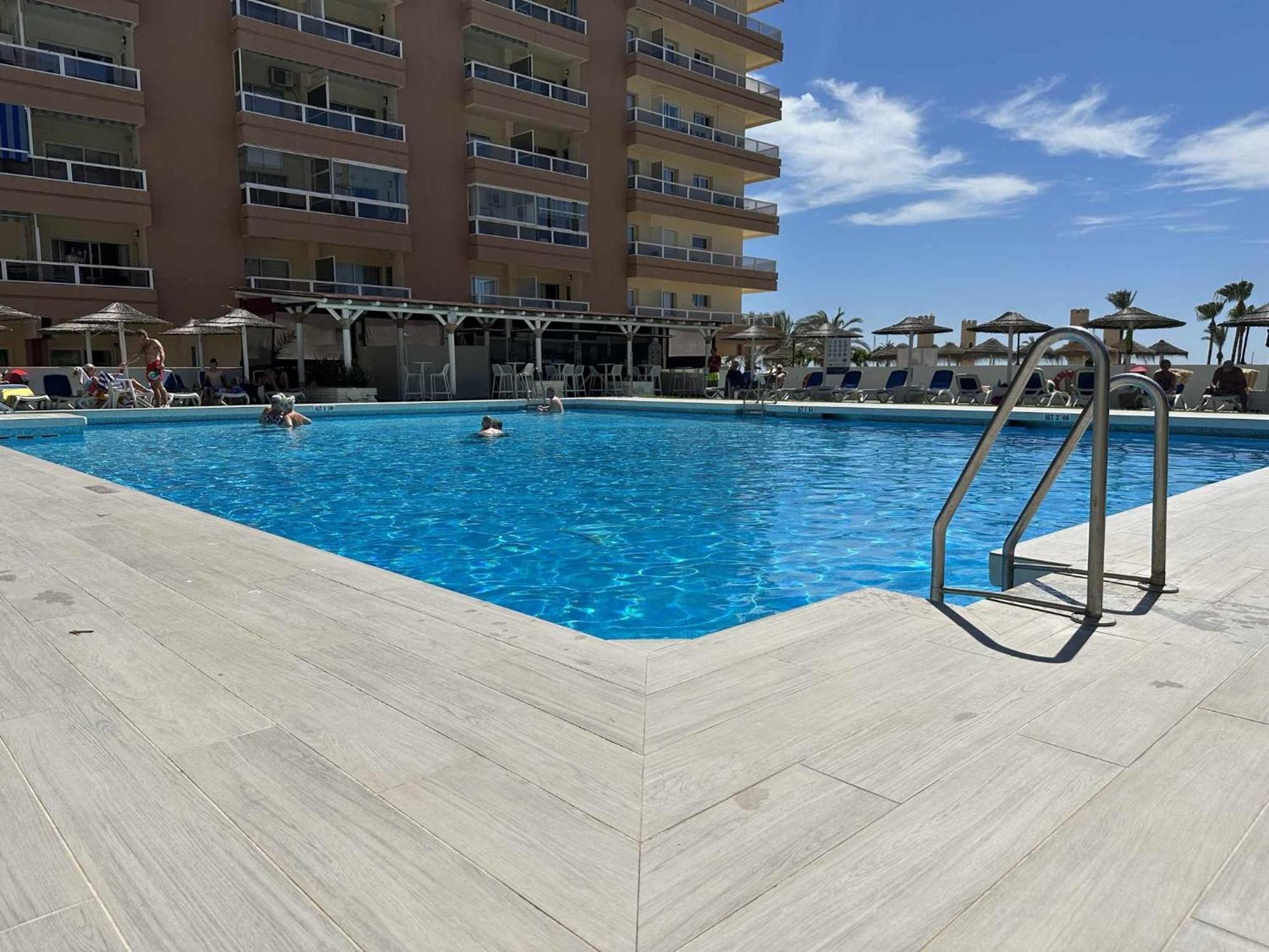 Estudio Pyr Privado Frente Al Puerto De 푸엔히롤라 외부 사진